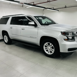 CHEVROLET SUBURBAN AÑO 2020 VERSION LT PRECIO S/. 140,000.00