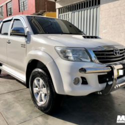 TOYOTA MODELO HILUX SRV AÑO 2015 PRECIO S/.45,000.00