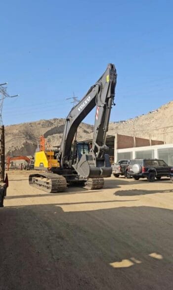EXCAVADORA MARCA VOLVO MODELO EC300-EL AÑO 2018 PRECIO S/. 340,000.00 Soles - Image 2